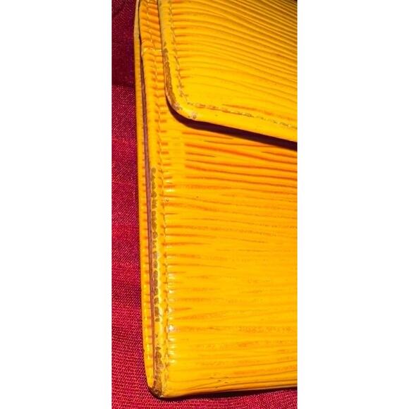 AUTHENTIC Louis Vuitton LV Yellow Epi Leather Long Wallet Purple Inside Preloved - Picture 3 of 6